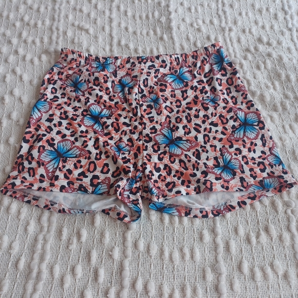 Shein Leopard & Butterfly Print Crop Tube Top & Biker Shorts - Picture 6 of 6